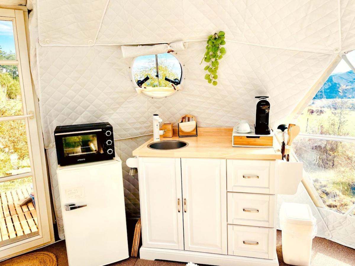 ホテル Glamping Hohe Wand - Zelt Mit Sternenfenster Und Whirlpool Maiersdorf エクステリア 写真